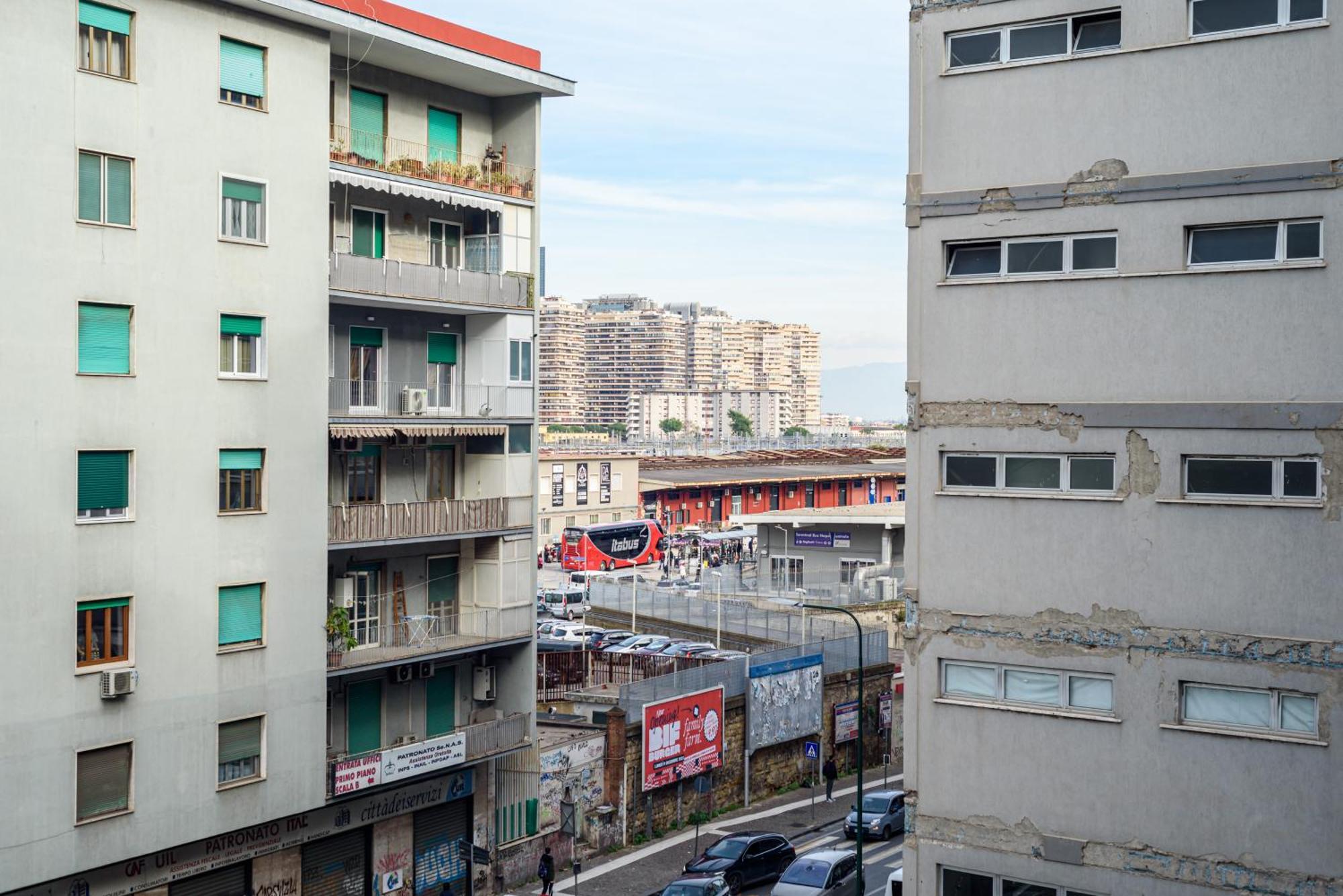 Luxury Apartment In Central City Napels Buitenkant foto