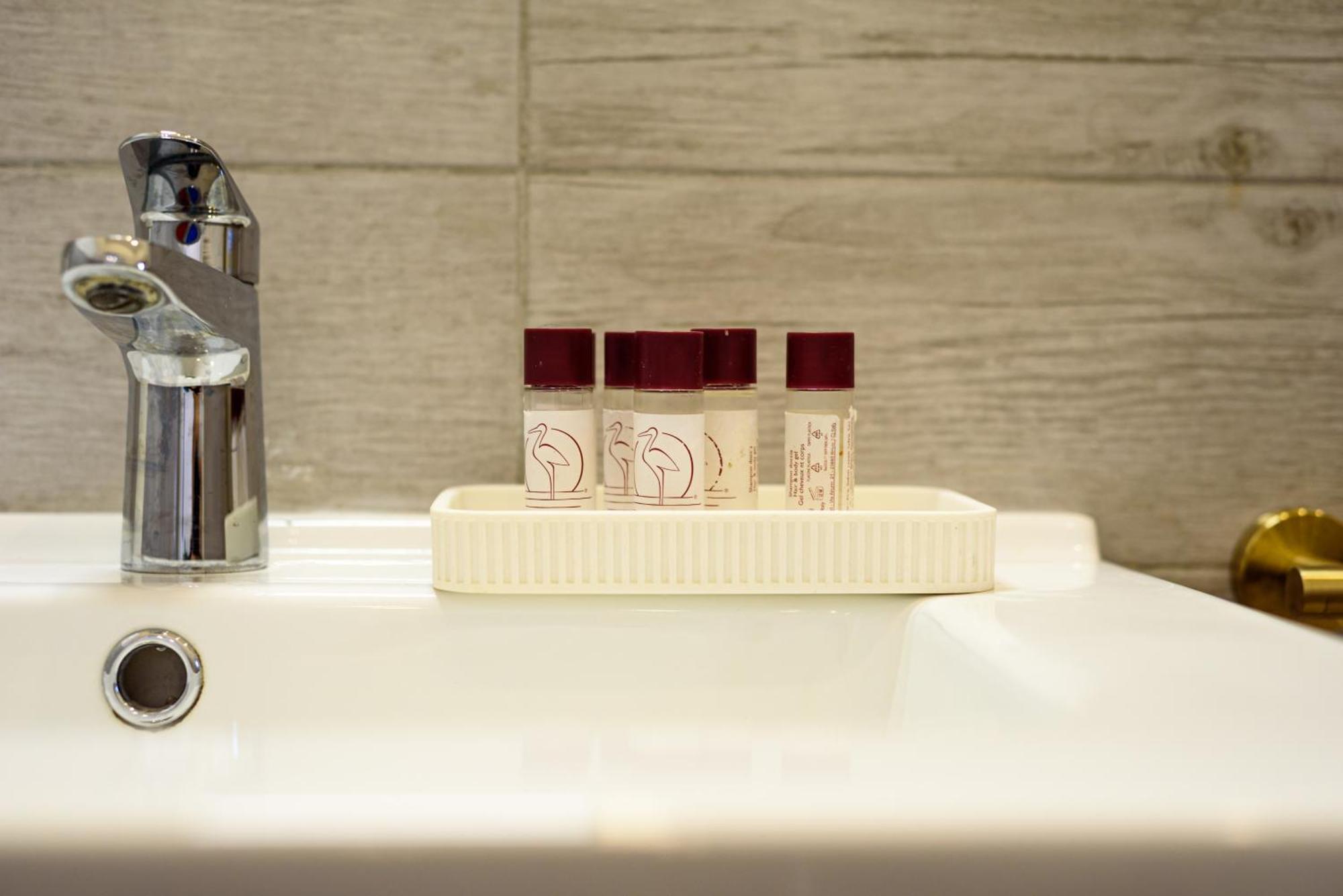 Luxury Apartment In Central City Napels Buitenkant foto
