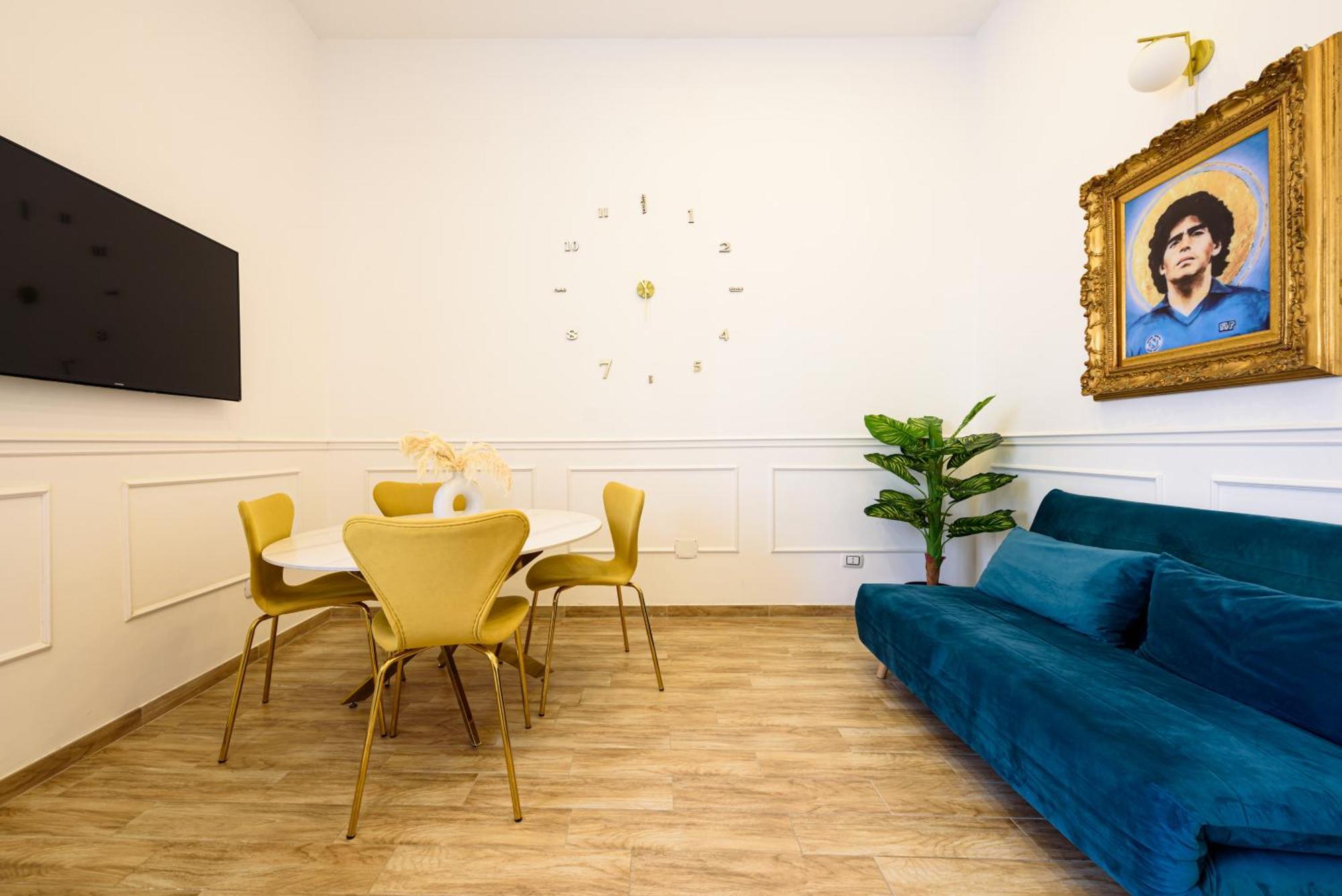 Luxury Apartment In Central City Napels Buitenkant foto