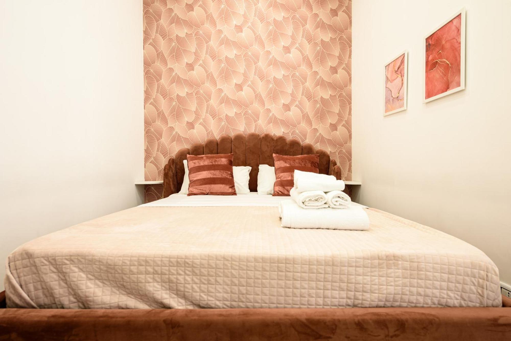 Luxury Apartment In Central City Napels Buitenkant foto